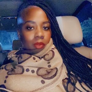 Meet your Posher, April